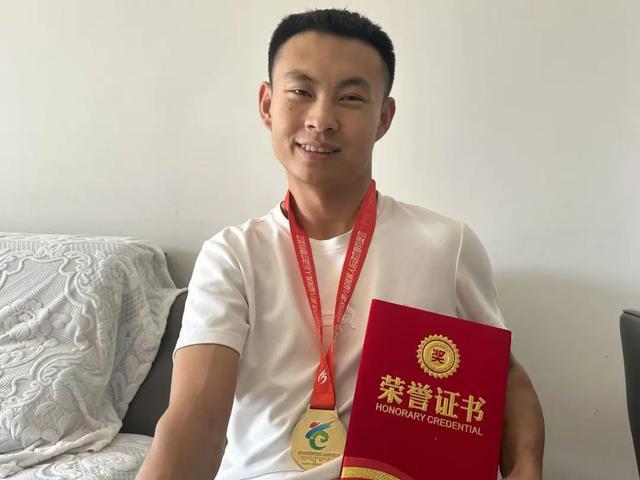 不起的自己》诠释我命由我不由天AG真人国际不完美又何妨！《了(图4)