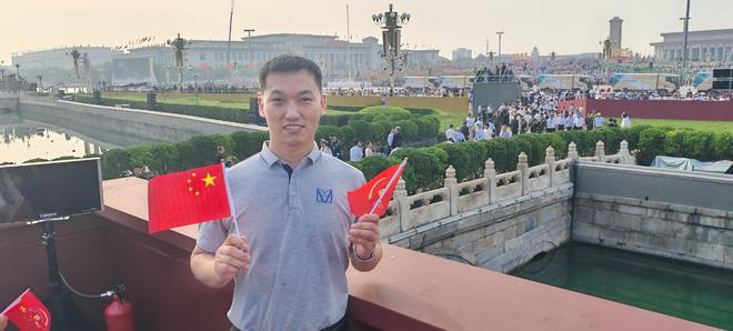 三阅兵式他们倍感振奋AG真人在现场看九(图2)