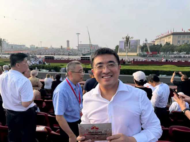 三阅兵式他们倍感振奋AG真人在现场看九(图1)