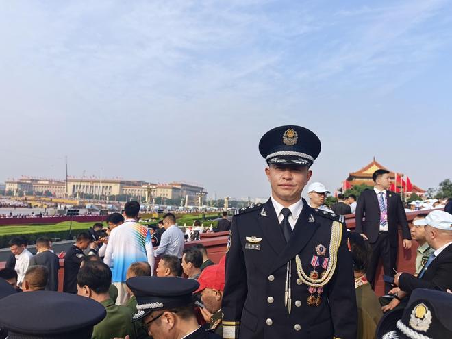 三阅兵式他们倍感振奋AG真人在现场看九(图5)
