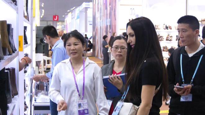 会！惠东女鞋2026新品引领新潮流AG真人国际30款智能样鞋亮相广交(图3)